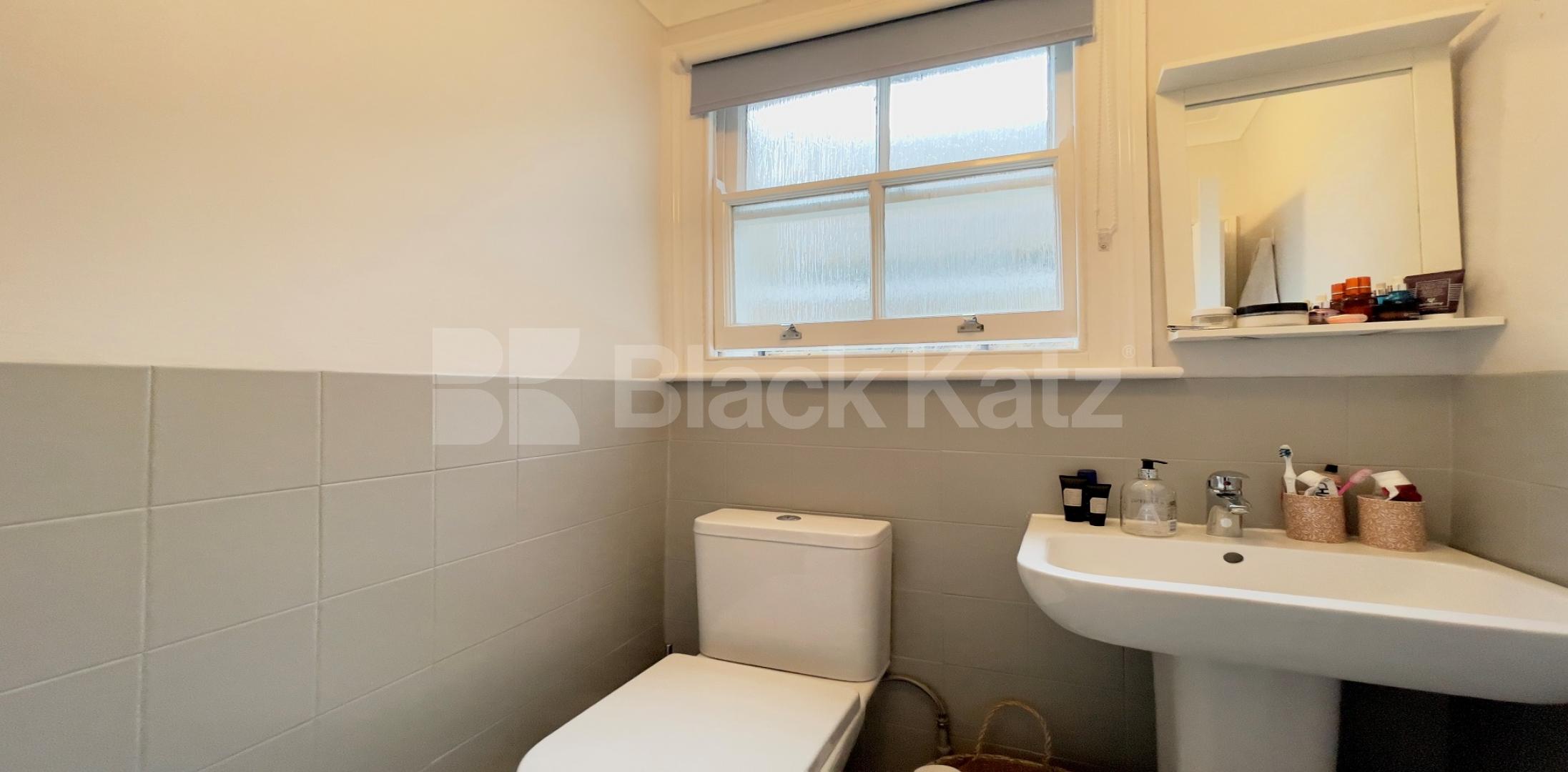 			3 Bedroom, 1 bath, 1 reception Apartment			 Clapham Road, Clapham North